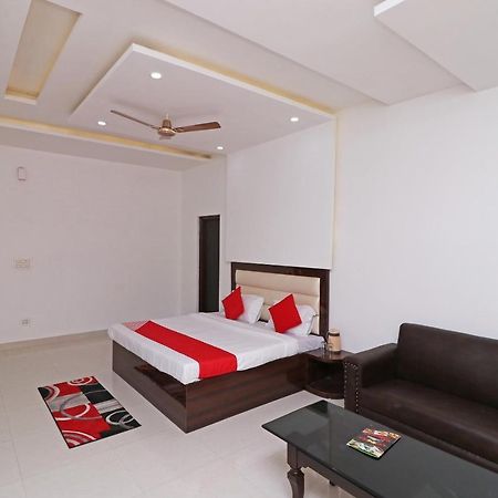 Oyo 29755 Hotel Jammu Airlines 外观 照片