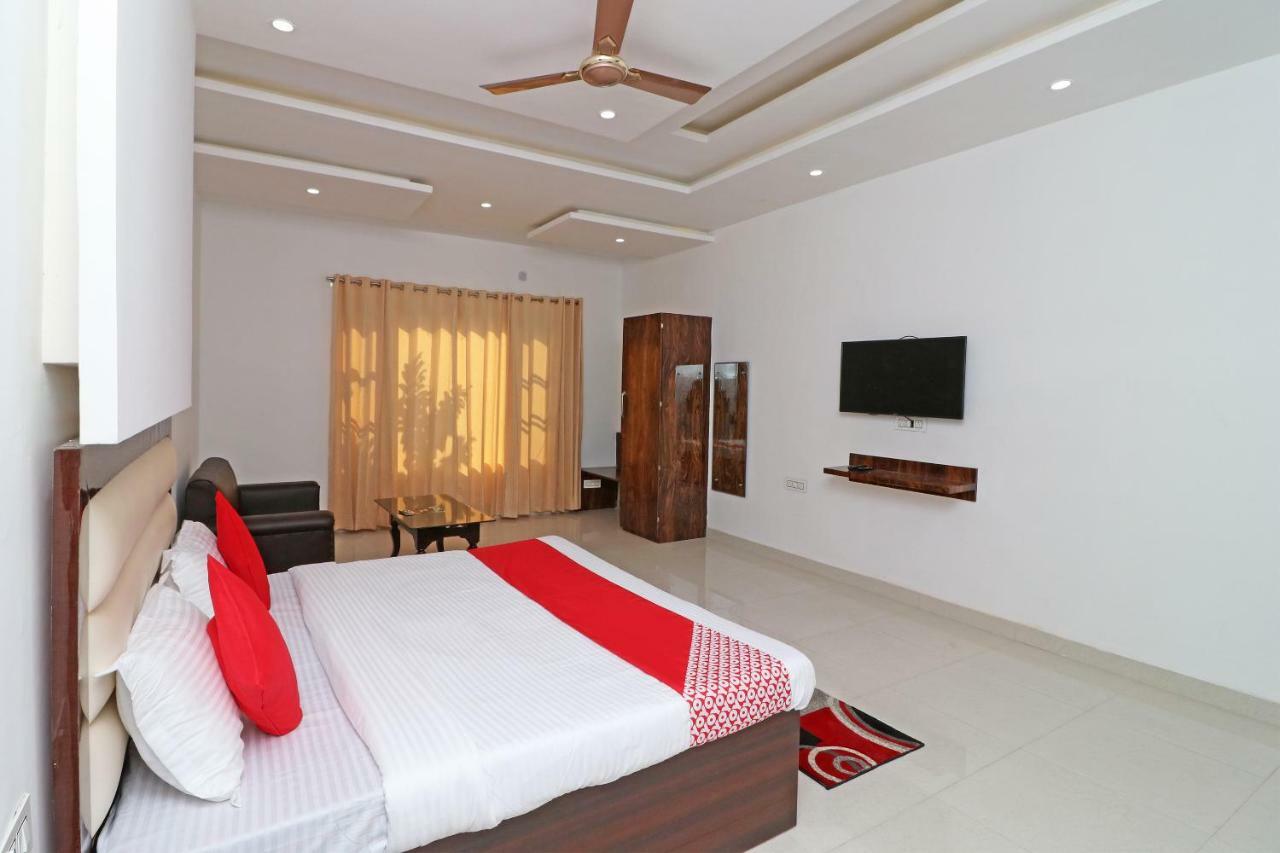 Oyo 29755 Hotel Jammu Airlines 外观 照片