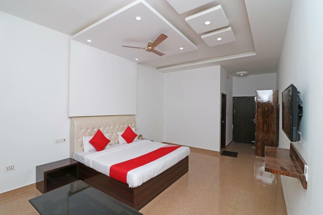 Oyo 29755 Hotel Jammu Airlines 外观 照片