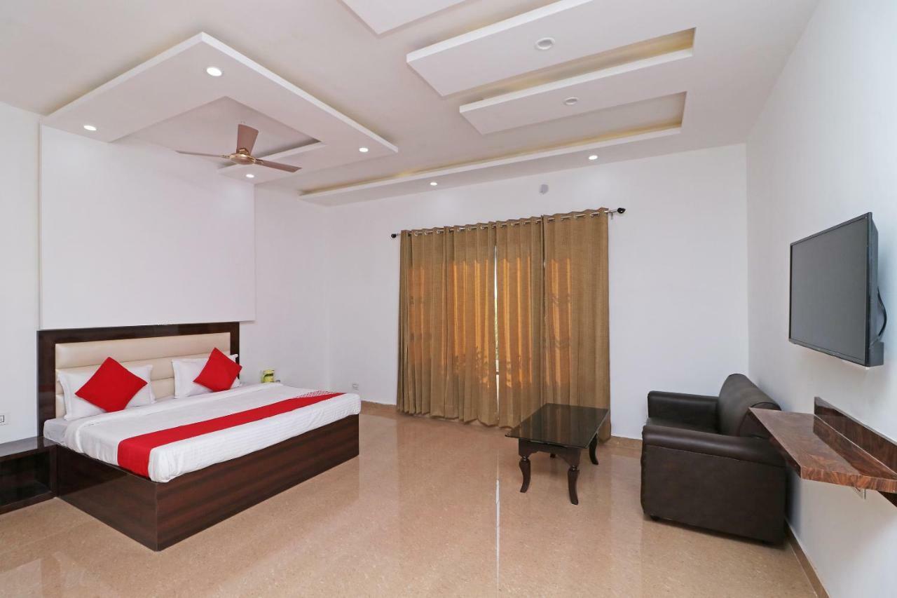 Oyo 29755 Hotel Jammu Airlines 外观 照片