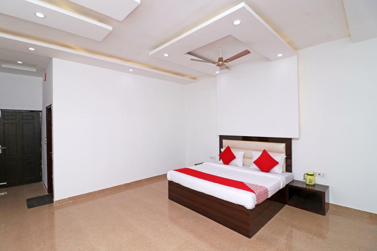 Oyo 29755 Hotel Jammu Airlines 外观 照片