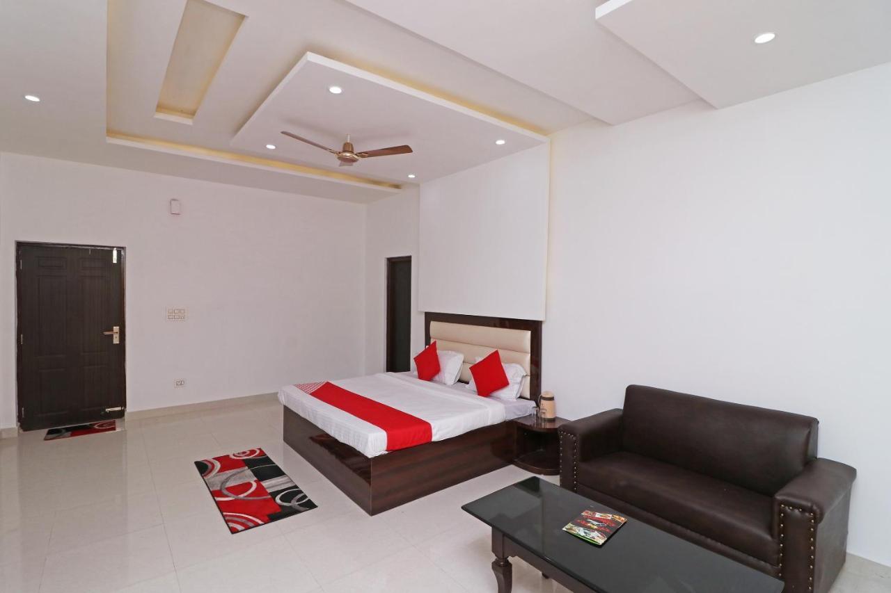 Oyo 29755 Hotel Jammu Airlines 外观 照片