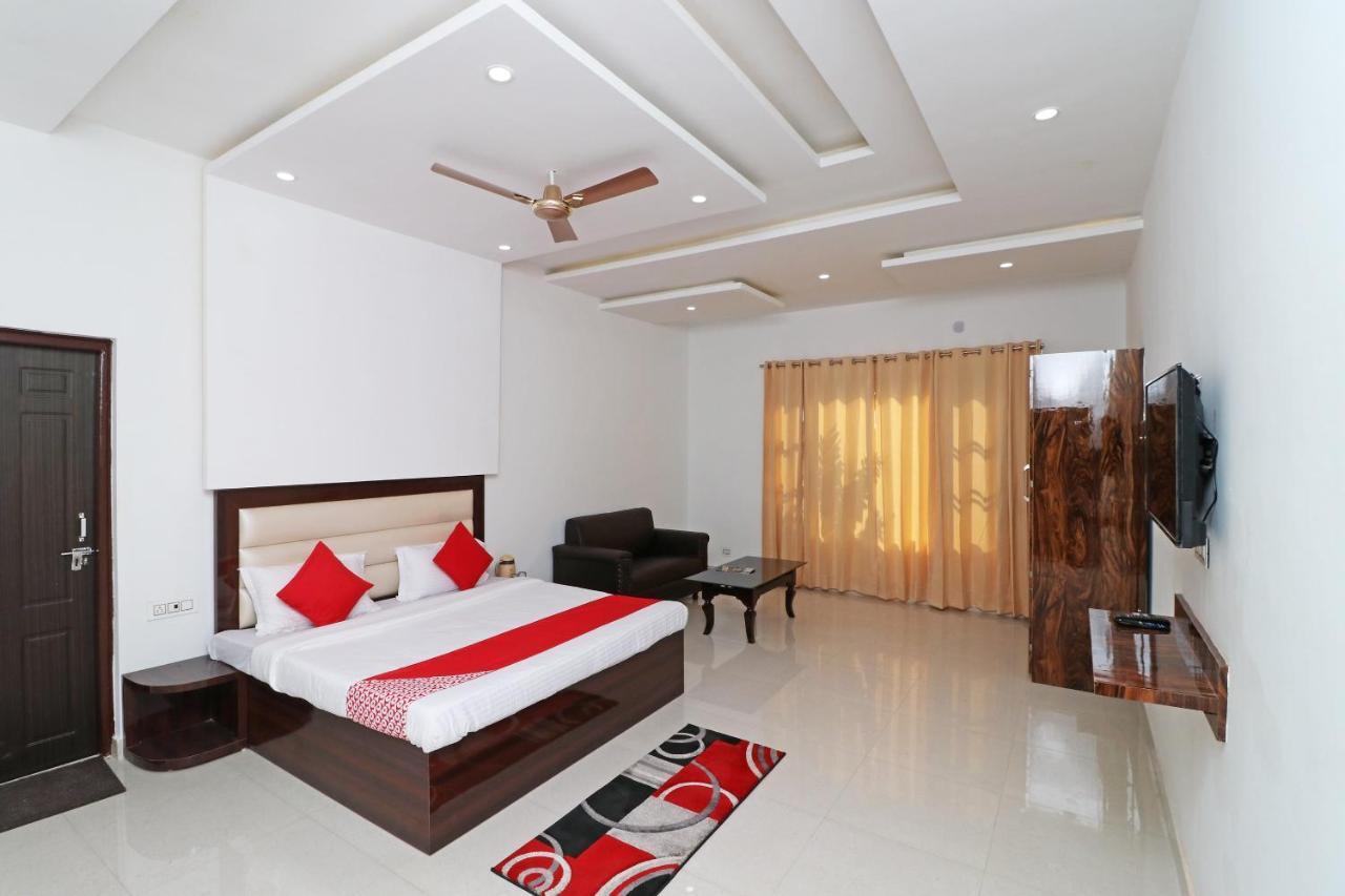 Oyo 29755 Hotel Jammu Airlines 外观 照片